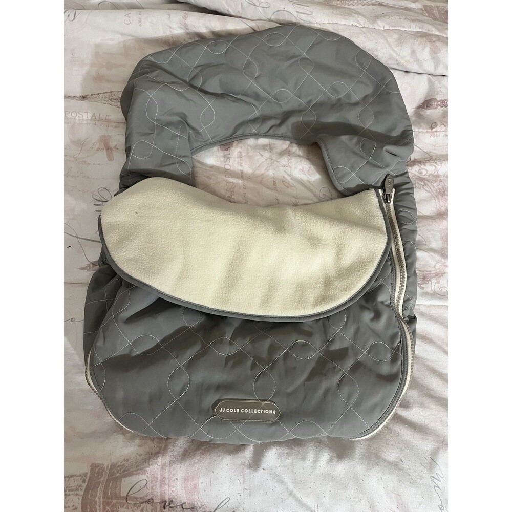 EUC JJ Cole Urban Bundle Me Infant Up To 21 Lbs or 1 Year Gray Cover Lined